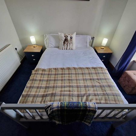 Y Castell Budget Accommodation Pwllheli Phòng bức ảnh